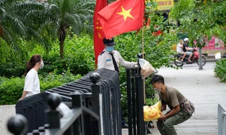 Rà soát được hơn 100 F1, F2 của nhân viên phân luồng tại điểm bầu cử ở Bắc Từ Liêm 