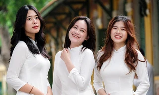 Nữ sinh Hà Nội rạng rỡ trong ngày khai trường