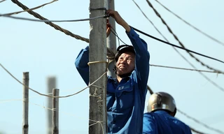 Đội nắng lắp đường truyền siêu tốc độ cho Tiền Phong Marathon