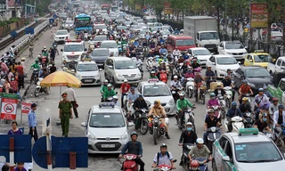 Giao thông Hà Nội 'tăng nhiệt' trước kỳ nghỉ lễ
