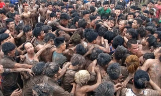 Trăm thanh niên hỗn loạn tại lễ hội cướp phết Hiền Quan