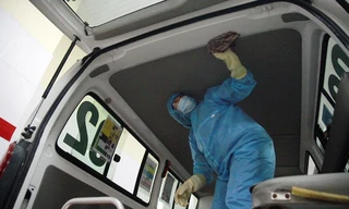 Quy trình khử khuẩn sau mỗi chuyến đưa đón bệnh nhân COVID-19