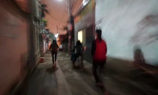 Cả làng chạy rầm rập mang 'đỏ' về nhà cầu may đầu năm