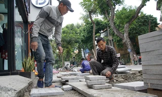 Ngổn ngang 'đại công trường' lát đá vỉa hè Hà Nội