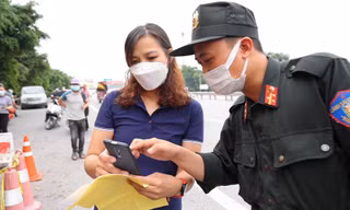 Người dân muốn ra, vào Hà Nội qua 22 chốt kiểm soát cần những giấy tờ gì?