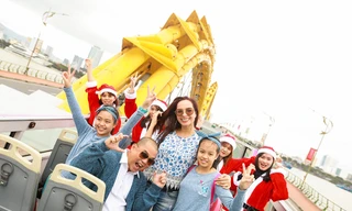 Gia đình Thúy Hạnh quậy tưng bừng tại Đà Nẵng mùa Giáng sinh