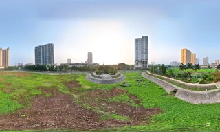 Ảnh 360 độ hồ điều hòa Trung Văn 'khát nước', cỏ mọc um tùm