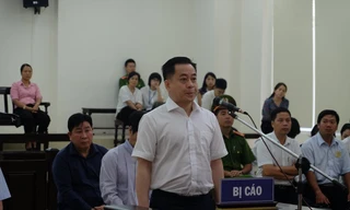 Phan Văn Anh Vũ khai báo tại tòa.