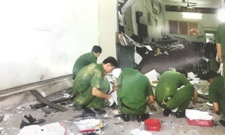 Hiện trường vụ khủng bố vụ nổ trụ sở Công an phường 12 (quận Tân Bình, TPHCM)