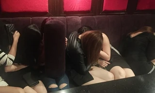 Bị buộc bồi thường 100 triệu đồng vì đưa tiếp viên quán hát đi chơi