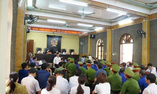 Toàn cảnh phiên tòa.