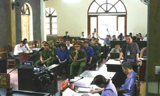 Toàn cảnh phiên tòa.