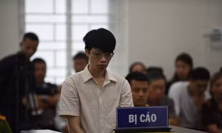 Bị cáo Nguyễn Anh Tú tại tòa.