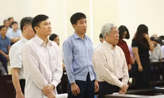 Các bị cáo tại phiên phúc thẩm.