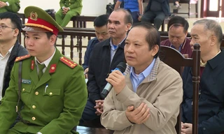 Bị cáo Trương Minh Tuấn khai báo tại tòa.