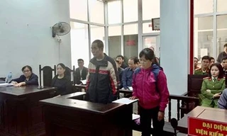 Bị cáo Hà và Hồng tại phiên tòa