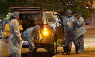 Cơ quan chức năng phun thuốc khử trùng tại nhà bệnh nhân số 34 (Bình Thuận)