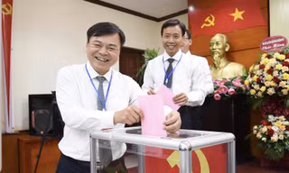 Thứ trưởng Bộ NN&PTNT Nguyễn Hoàng Hiệp tái đắc cử Bí thư Đảng uỷ Bộ NN&PTNT