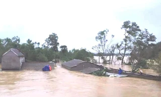 Hàng chục nghìn ngôi nhà bị ngập trong lũ