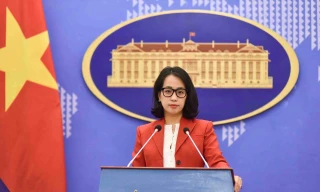 Bà Phạm Thu Hằng