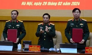 Bàn giao nhiệm vụ Tư lệnh Binh chủng Thông tin liên lạc