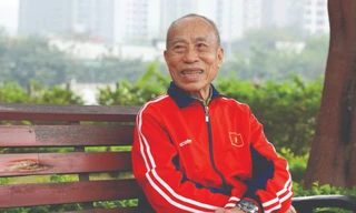 Cụ Bùi Lương trong một lần về nhất ở Tiền Phong Marathon