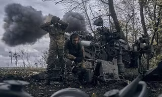 Một ngôi nhà ở vùng Kursk của Nga bị phát nát sau khi Ukraine đưa quân tràn vào. (Ảnh: Reuters)