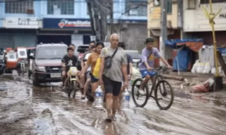 Bão nhiệt đới Trami áp sát Philippines, trường học đóng cửa