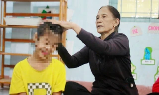 Nỗi buồn của ‘người mẹ trẻ em da cam’ ở Trung tâm phải dừng hoạt động vì hết tiền