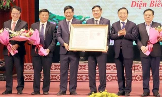 Phó Thủ tướng Trần Hồng Hà trao quyết định phê duyệt quy hoạch tỉnh Điện Biên