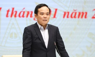 Cán bộ làm việc trong lĩnh vực liên quan đến tiền, hàng phải biết giữ mình!