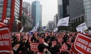 Hàn Quốc chuẩn bị đình chỉ giấy phép của 7.000 bác sĩ