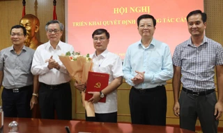 Tiếp nhận, bổ nhiệm thư ký Trưởng ban Tổ chức Trung ương