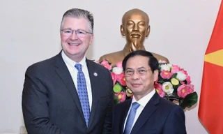 Bộ trưởng Ngoại giao Bùi Thanh Sơn tiếp Trợ lý Ngoại trưởng Mỹ Daniel Kritenbrink ngày 21/6. (Ảnh: Mofa)