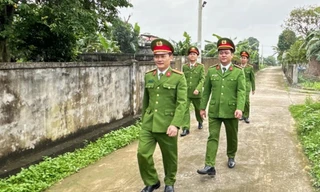 Phương châm không ngồi bàn giấy, phải gần dân để nắm bắt tâm tư nguyện vọng của dân