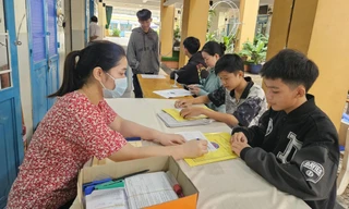 Tuyển sinh lớp 10 ở trung tâm giáo dục thường xuyên: Phụ huynh 'sốc' vì con hết cửa 