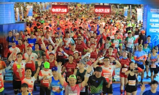[XEM TRỰC TIẾP] Hơn 11.000 runner tranh tài tại Tiền Phong Marathon 2024