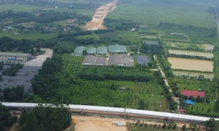 Cao tốc Bắc - Nam tắc nghẽn vì vướng... một trại lợn