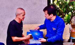 Bí thư T.Ư Đoàn Ngô Văn Cương thăm, trao hỗ trợ vùng bị thiệt hại do mưa lũ ở Yên Bái