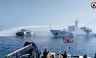 Tàu chiến cũ BRP Sierra Madre neo đậu ở Bãi Cỏ Mây. (Ảnh: Reuters)