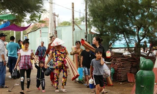 Người Sài Gòn hối hả về nhà sau đêm tránh bão