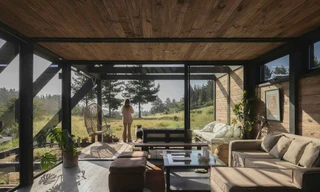 Căn nhà nhỏ lạ mắt giữa bờ biển đầy gió