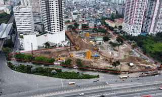 Cận cảnh khu 'đất vàng' 3 mặt tiền ở Hà Nội được đổi chủ sau nhiều năm bỏ hoang