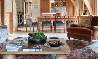 Lột xác nhà kho cũ thành tổ ấm tiện nghi