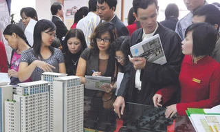 Bán nhà giá gốc: Xả hàng tồn, huy động vốn