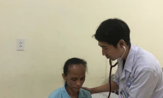 Đổ mồ hôi, hay hồi hộp…người phụ nữ ngoại quốc suýt chết vì căn bệnh này