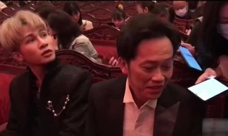 Jack tiếp tục khiến fandom Đom Đóm tự hào vì hành động lễ phép với tiền bối, lịch thiệp với fan