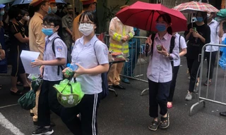 Toàn cảnh kỳ thi tuyển sinh lớp 10 ở Hà Nội: Đề thi không khó, vì sao thí sinh lo lắng?