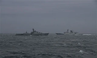 Hải quân Việt Nam - Trung Quốc xuyên bão tuần tra chung
