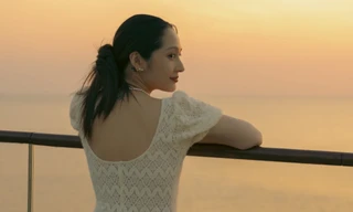 Hậu ồn ào sức khỏe tinh thần, Bảo Anh trở lại đầy dịu dàng trong MV "Có Anh Ở Đây"